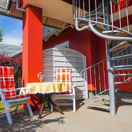 Apartment Rotes Haus Kröslin Exterior foto